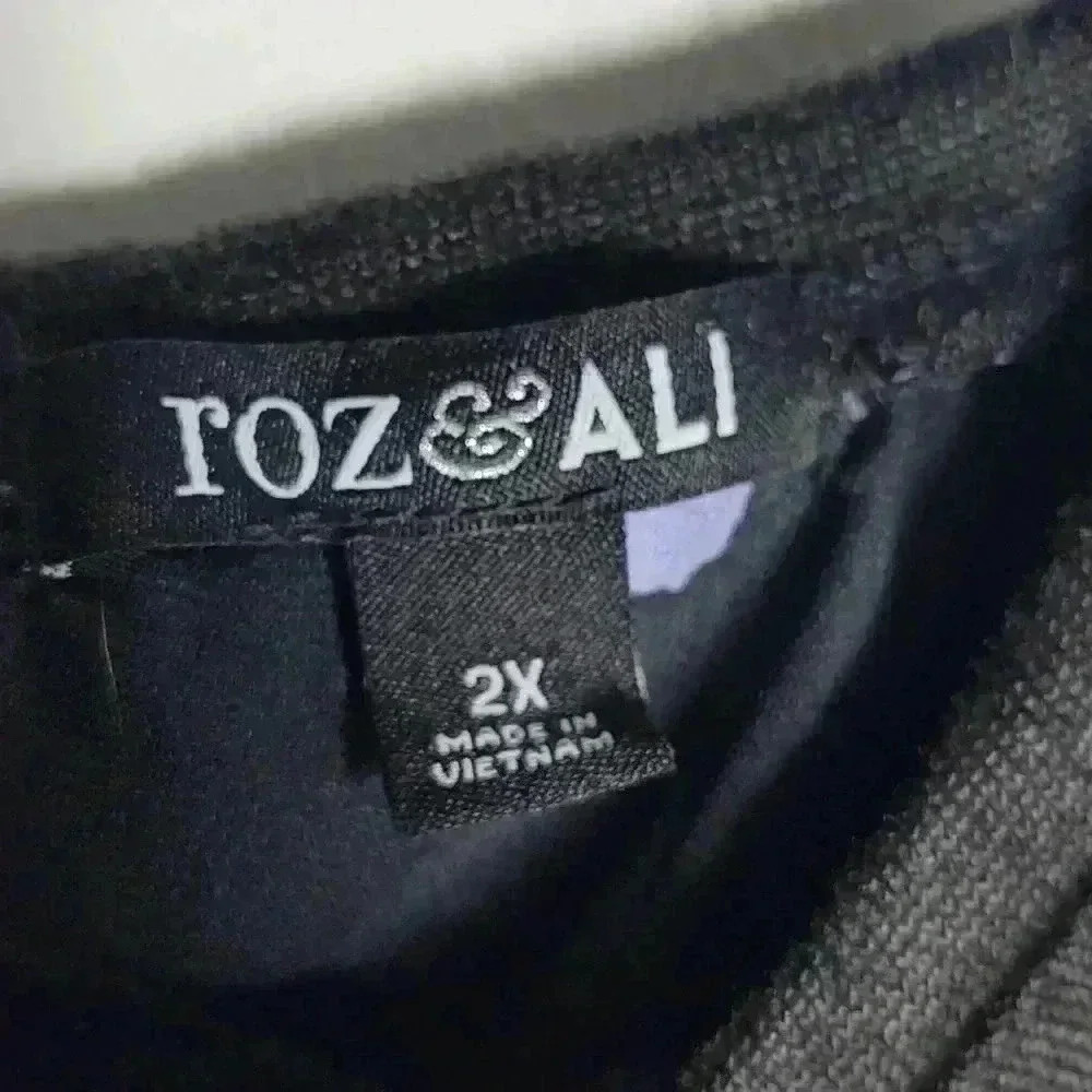 🚨 LAST CHANCE 🚨 ROZ & ALI Dressbarn Floral and Black Blouse Size 2X - Picture 9 of 16